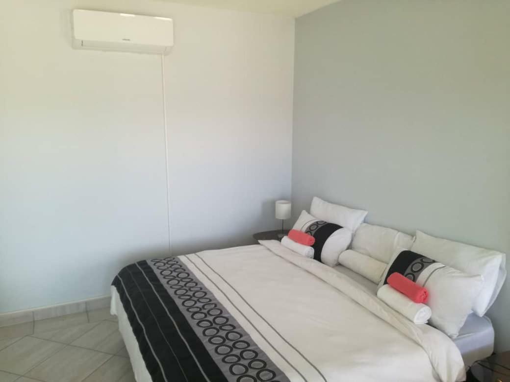 Millenium Guest House Rundu Bagian luar foto