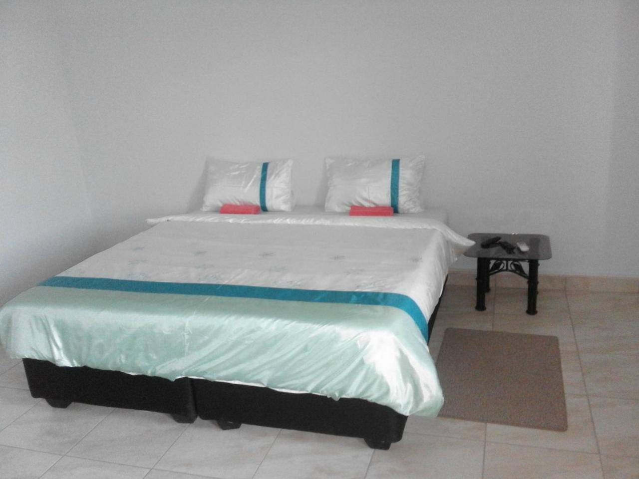 Millenium Guest House Rundu Bagian luar foto